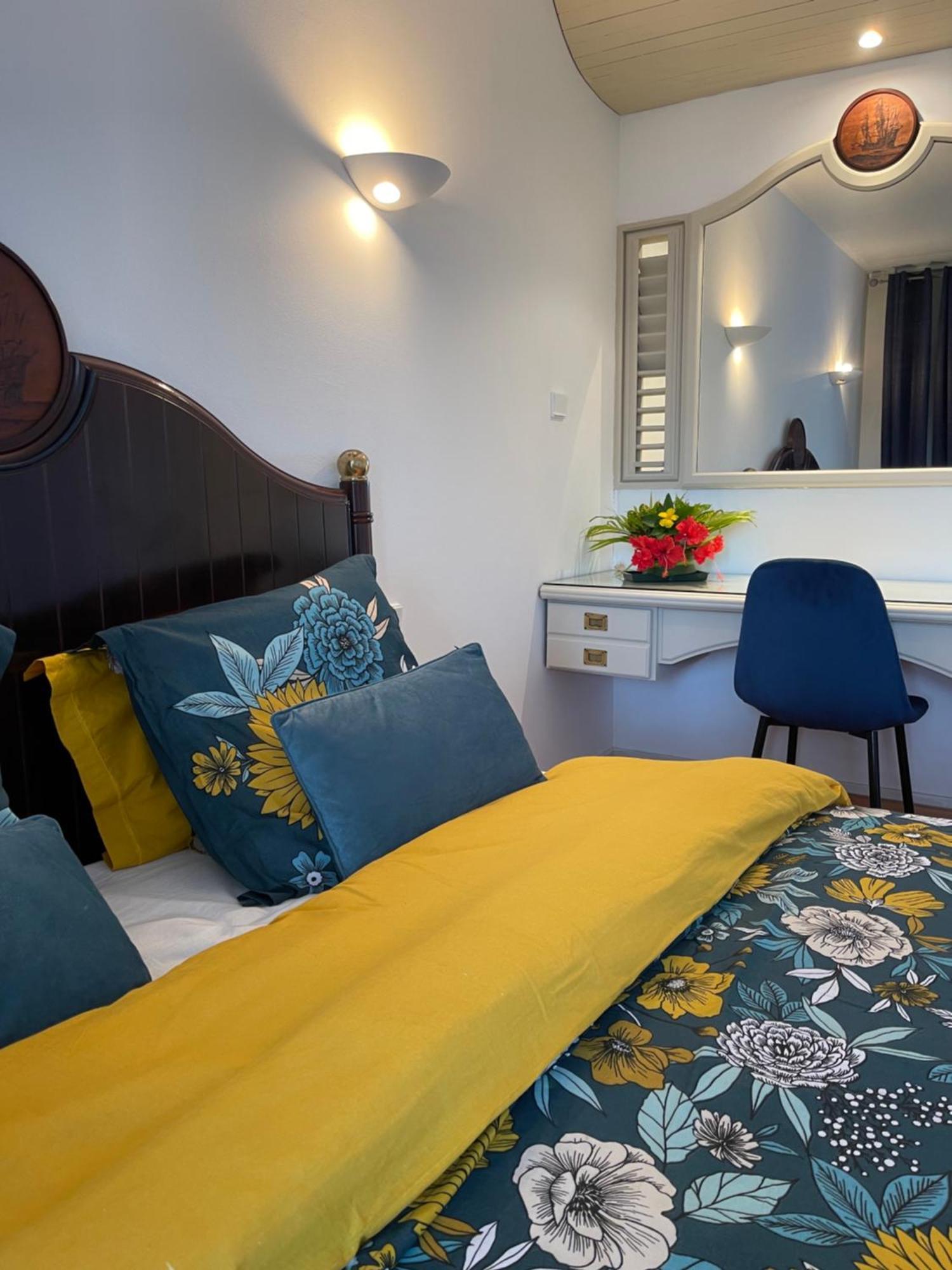 Appartement Vue Mer A 2 Minutes A Pied Des Plages Tartane Ла-Трините Экстерьер фото